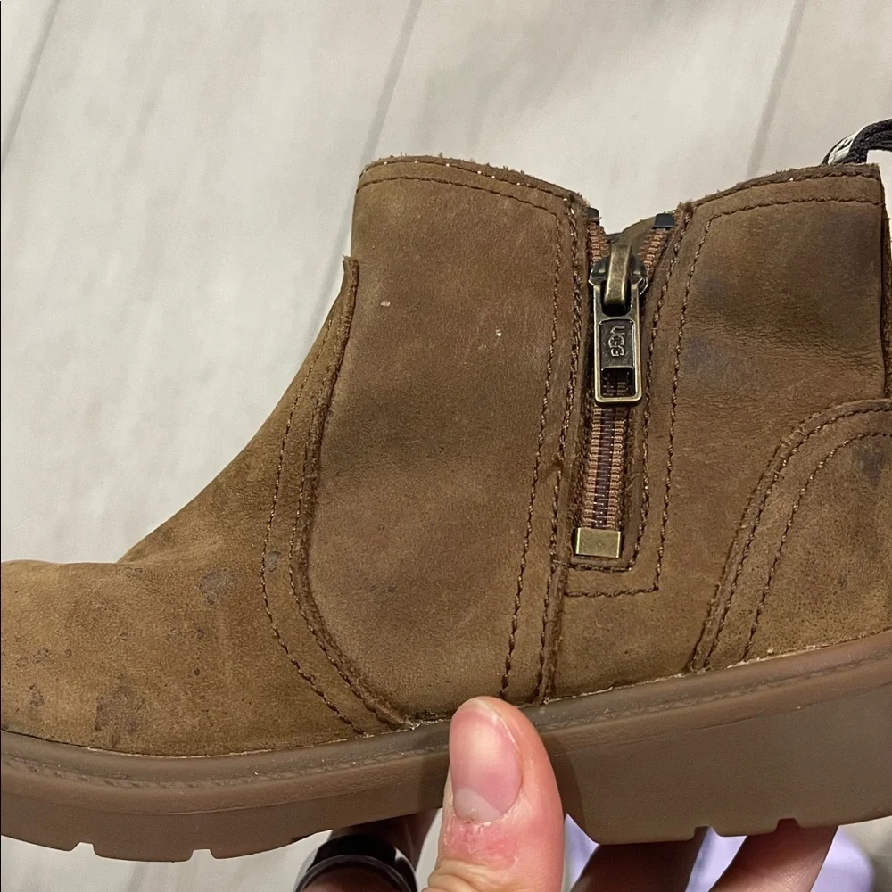 UGG kids Tan Leather Ankle Boots